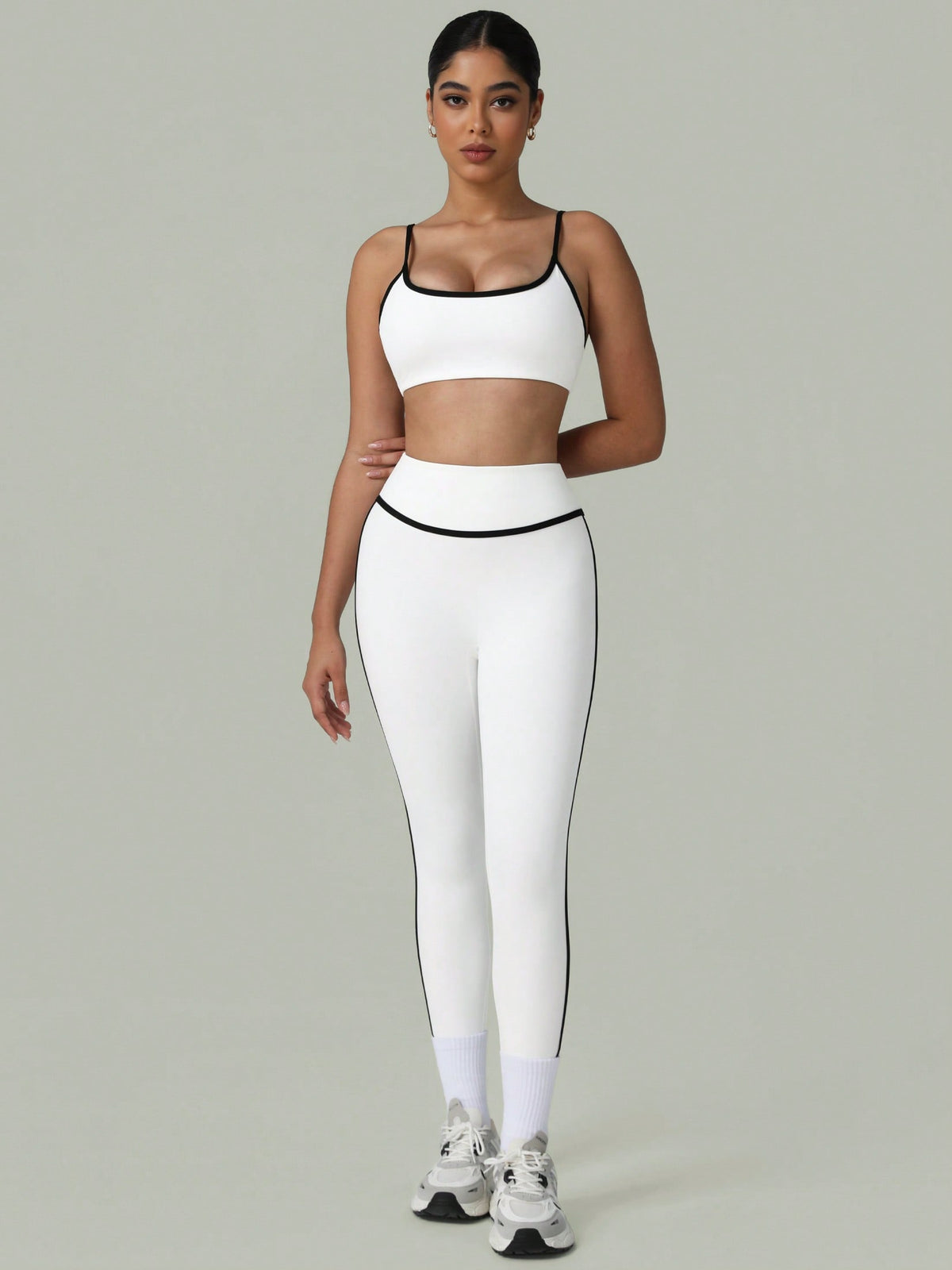 Conjunto Top Alças Finas E Legging Cintura Alta Estilo Fitness