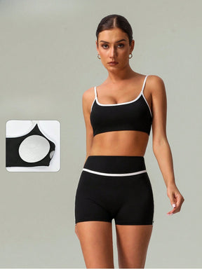 Conjunto Top Alças Finas E Short Cintura Alta Detalhado