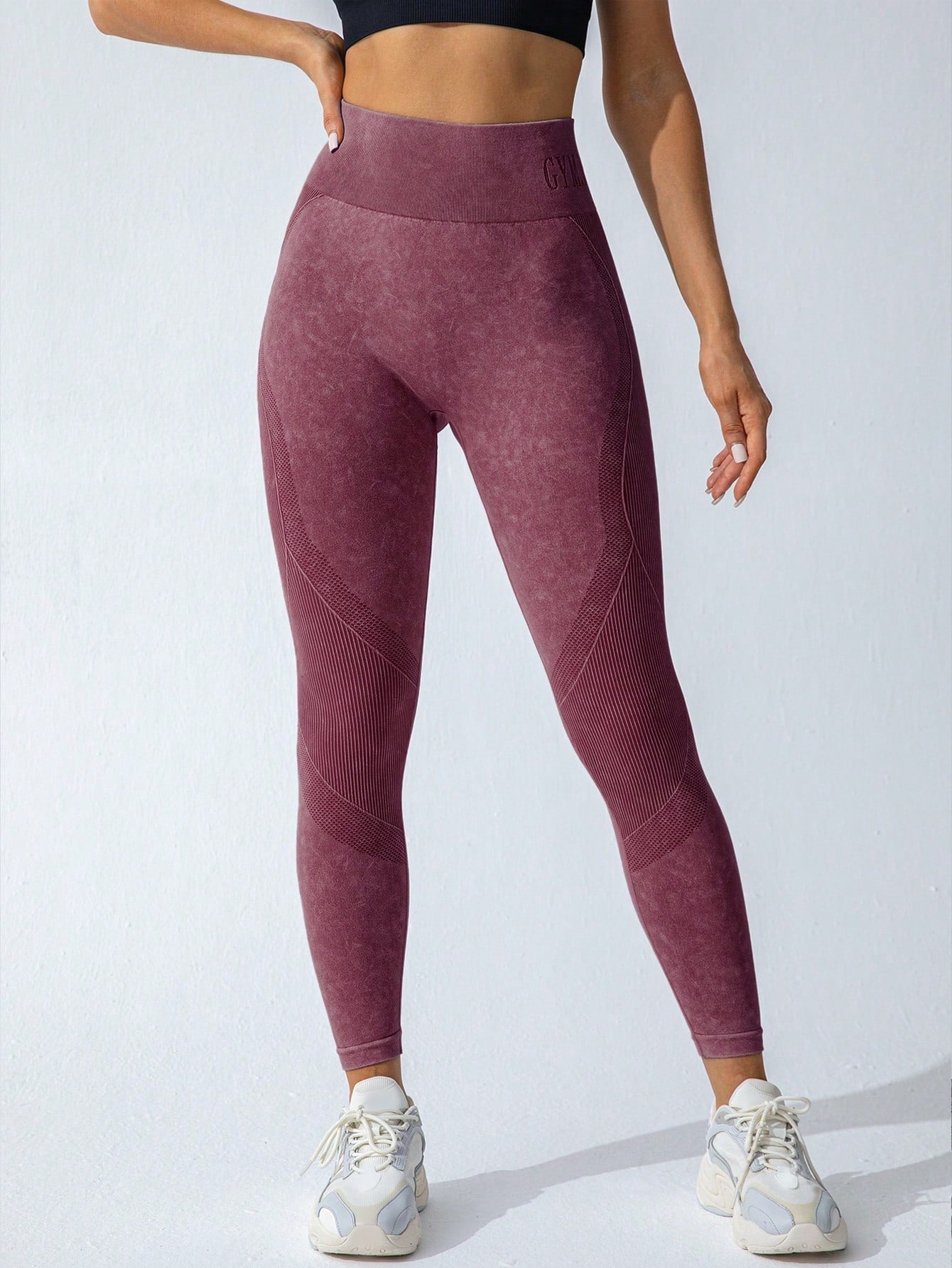 Legging Fitness Compressão Com Recortes Anatômicos