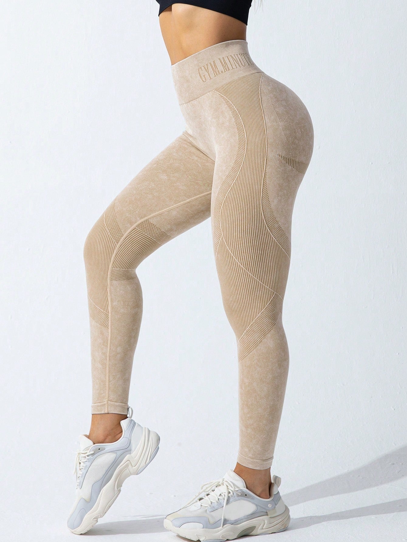 Legging Fitness Compressão Com Recortes Anatômicos