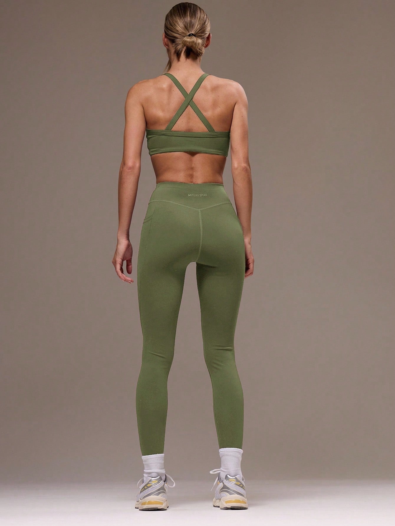 Conjunto Top Alças Finas E Legging Cintura Alta Fitness