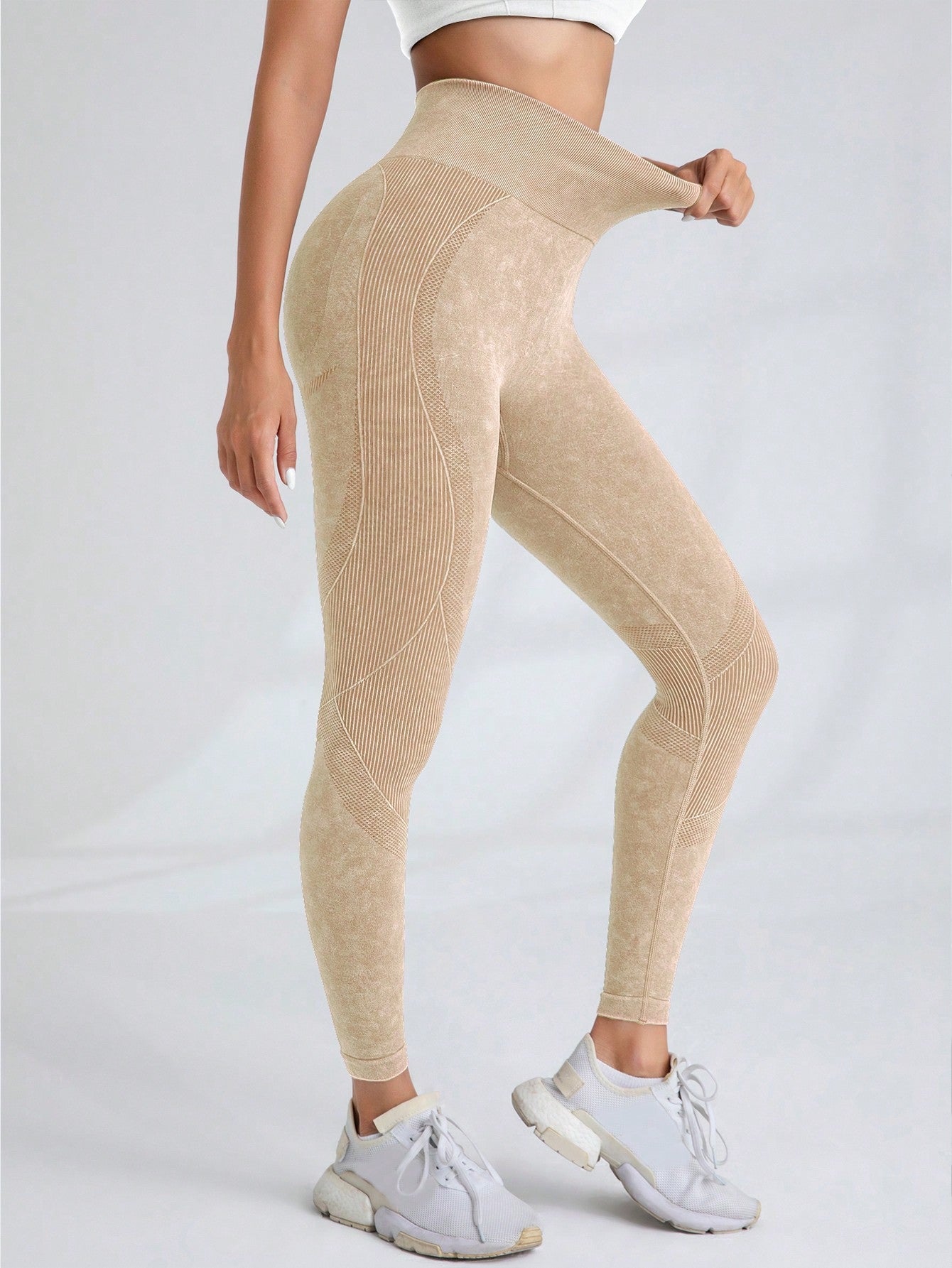 Legging Fitness Compressão Com Recortes Anatômicos