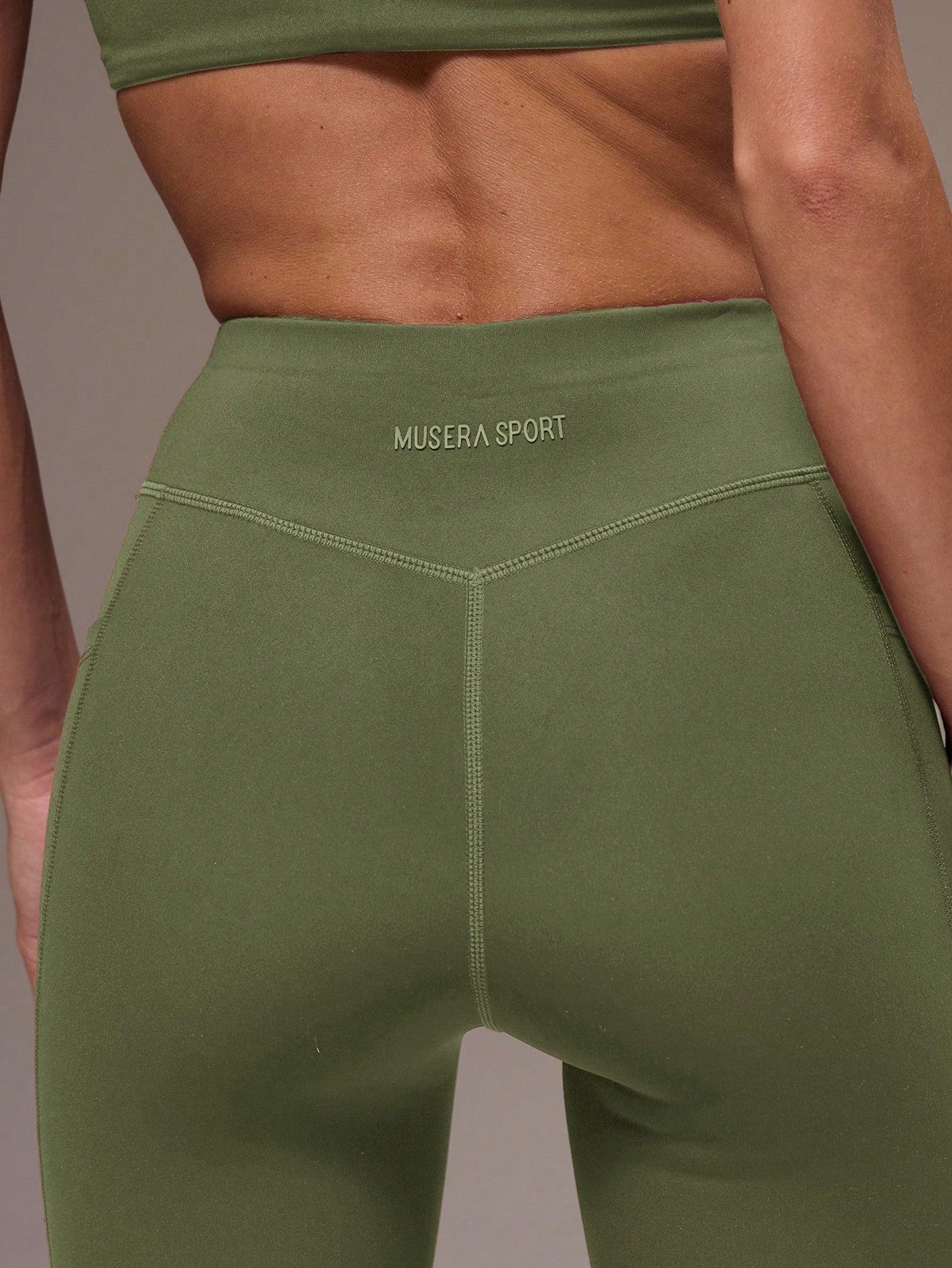 Conjunto Top Alças Finas E Legging Cintura Alta Fitness