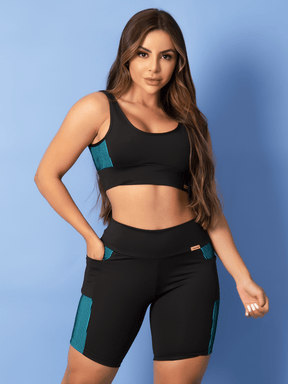 Conjunto Top Suporte Médio E Short Cintura Alta Com Recortes