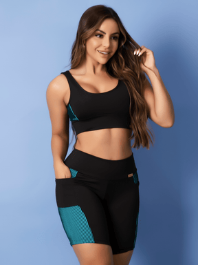 Conjunto Top Suporte Médio E Short Cintura Alta Com Recortes
