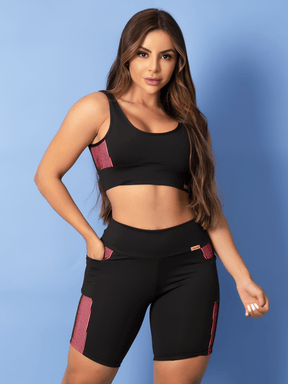 Conjunto Top Suporte Médio E Short Cintura Alta Com Recortes