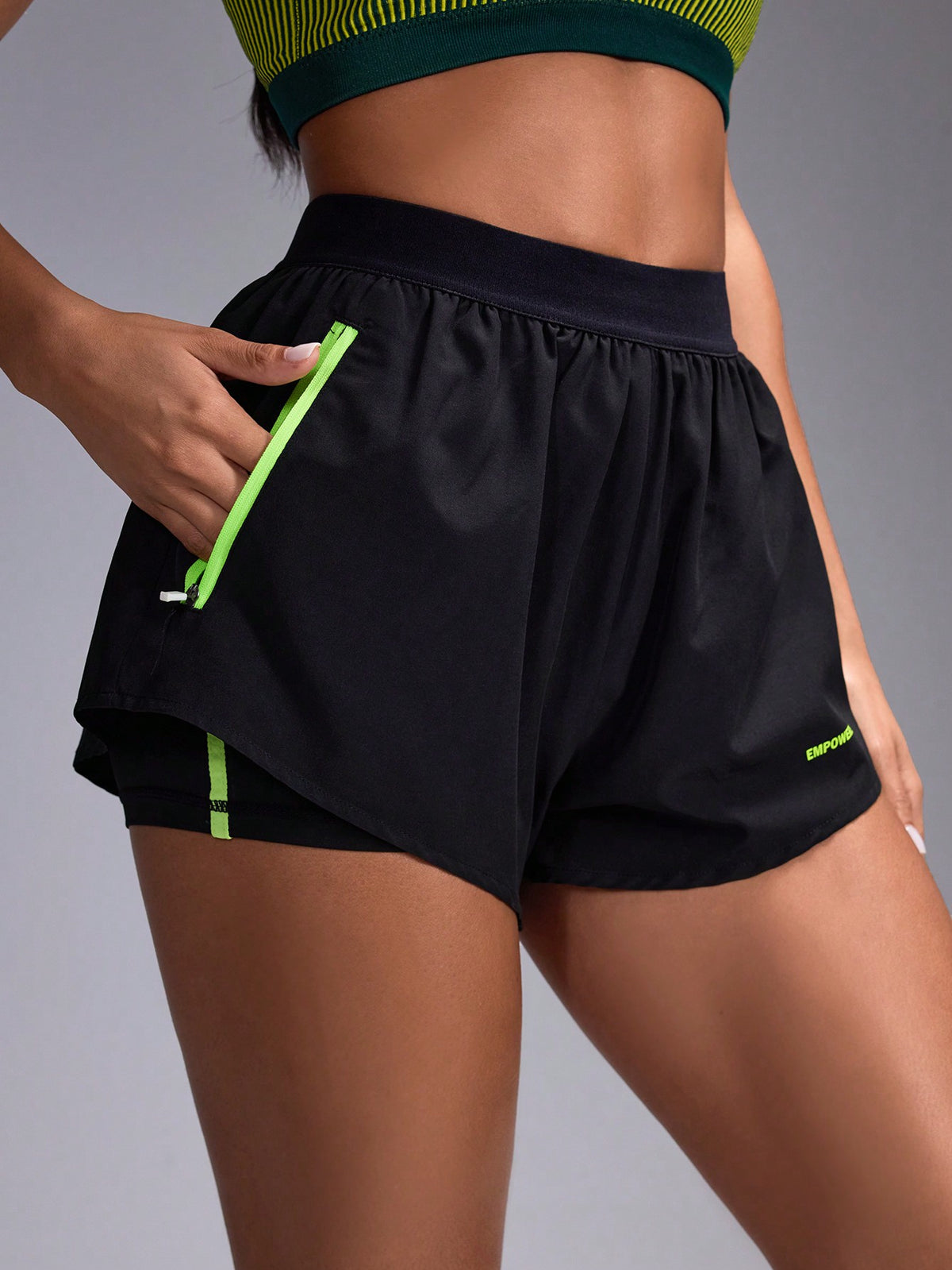 Short Running Com Cós Esportivo E Barra Arredondada