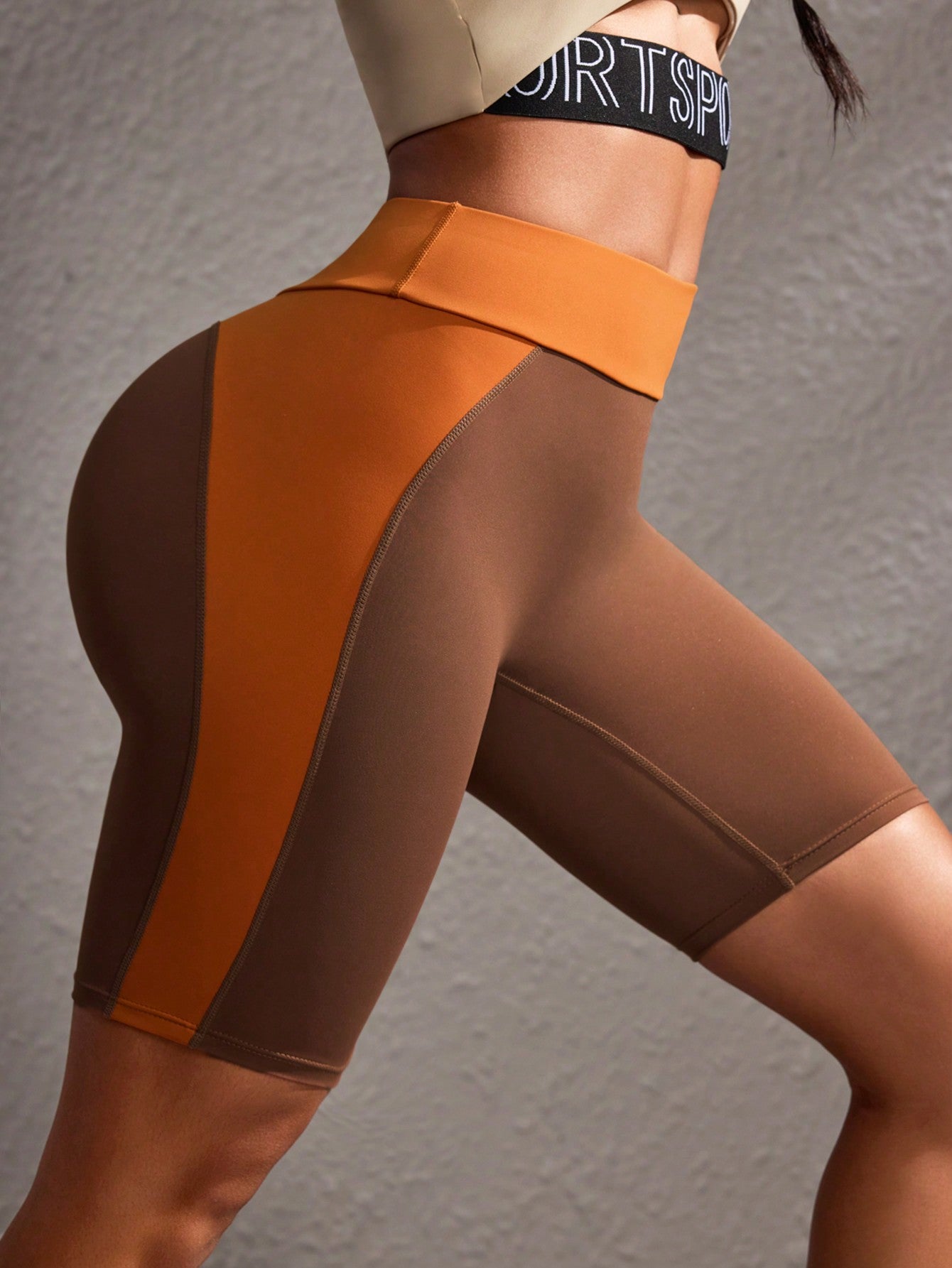 Short Cintura Alta Com Recortes Estilo Performance