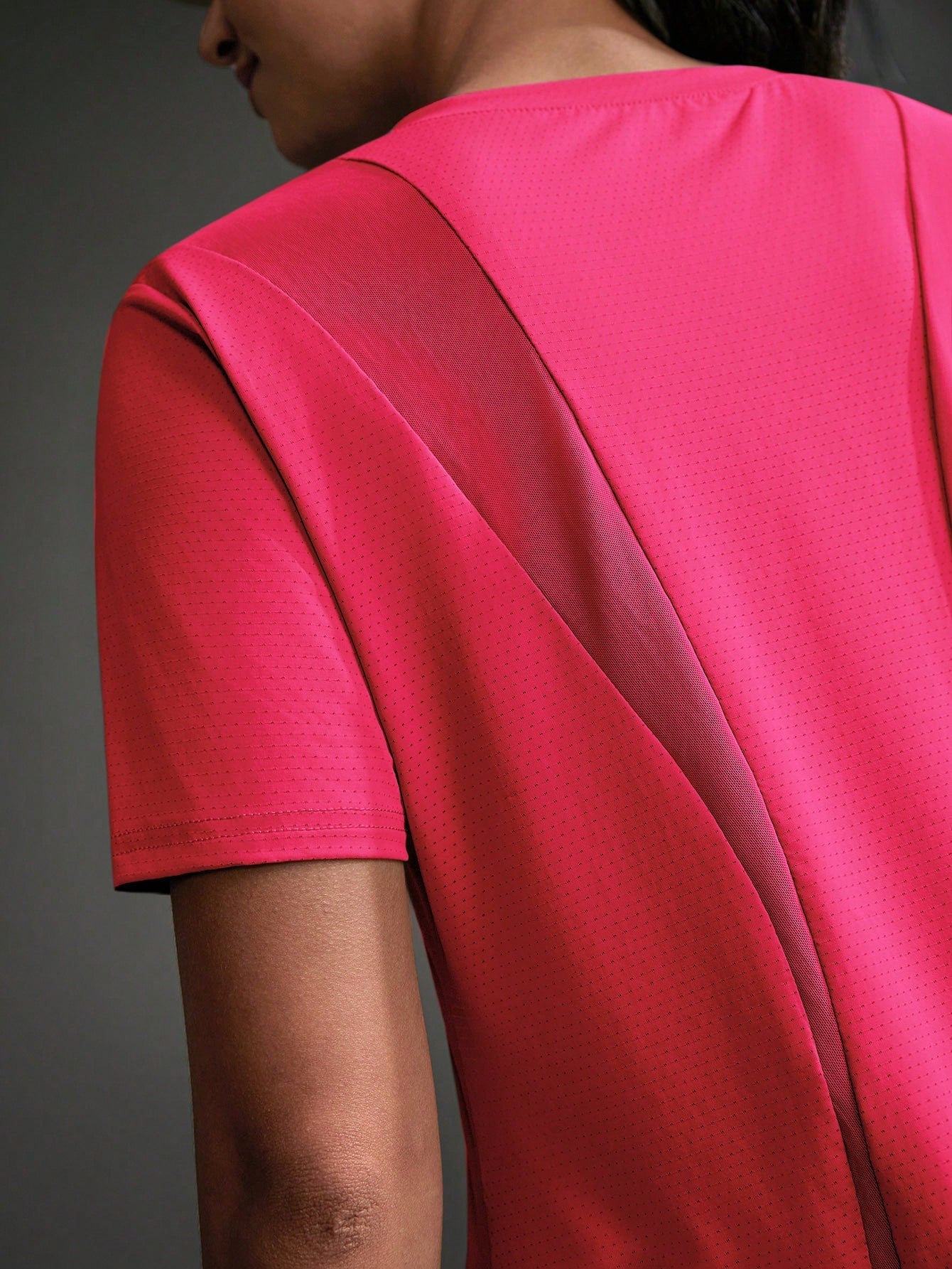 Camisa Fitness Dry Com Recortes Ventilados Estilo Running