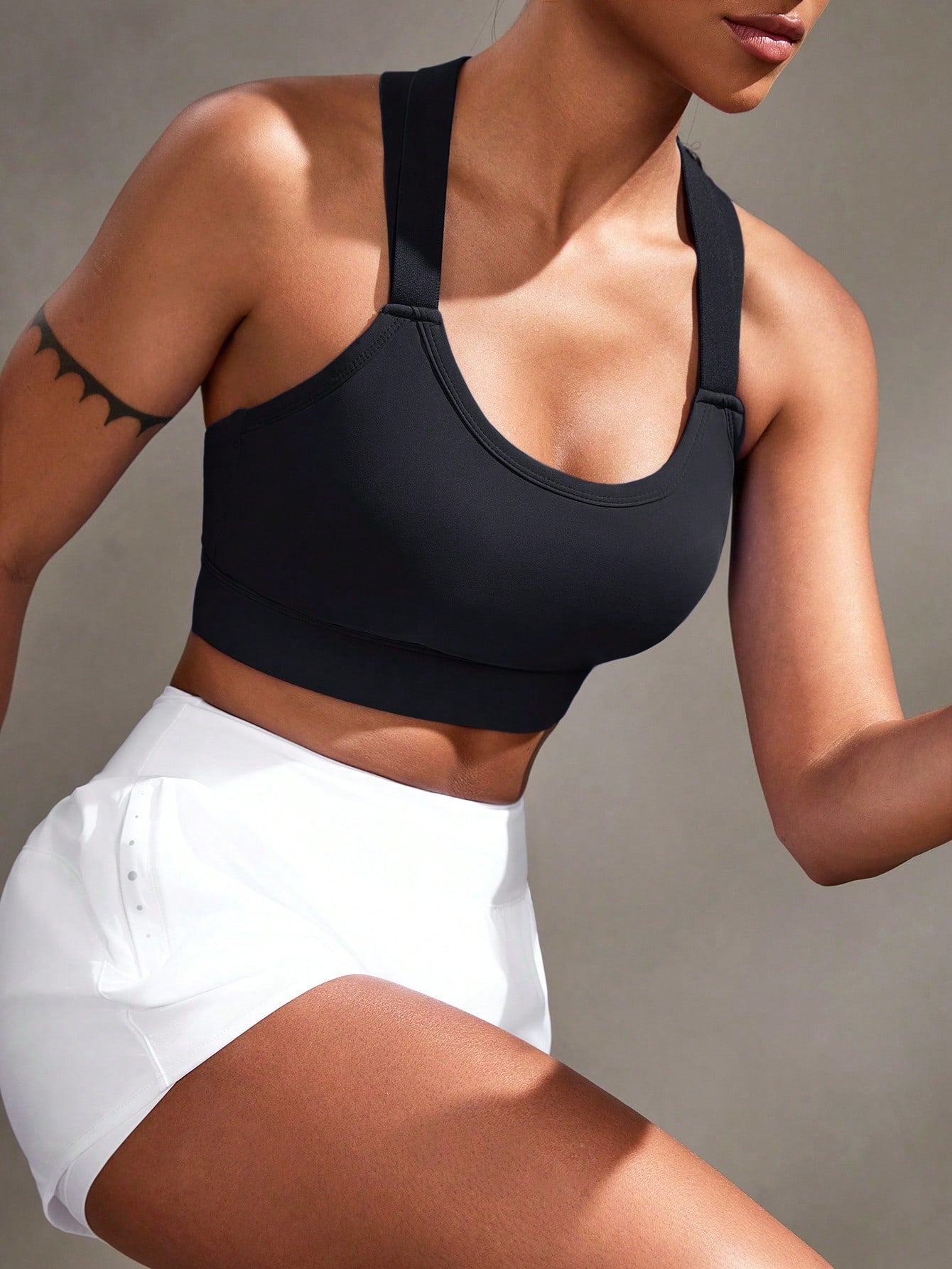 Top Alças Largas Alta Sustentação Com Alças Cruzadas