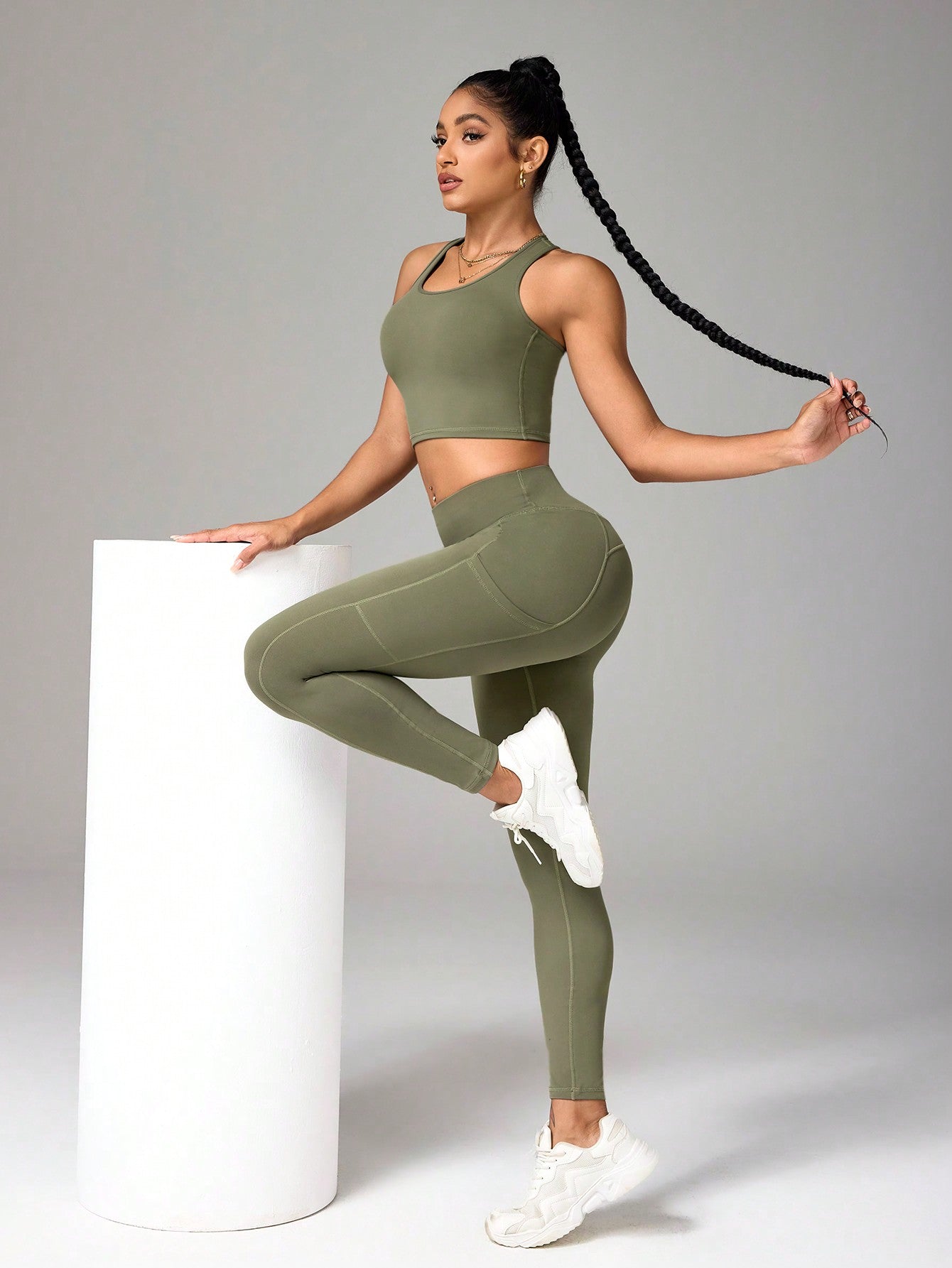 Conjunto Top Nadador E Legging Com Bolsos Cintura Alta