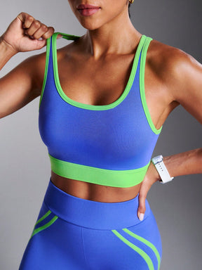 Conjunto Top Suporte Alto E Short Cintura Alta Com Recortes