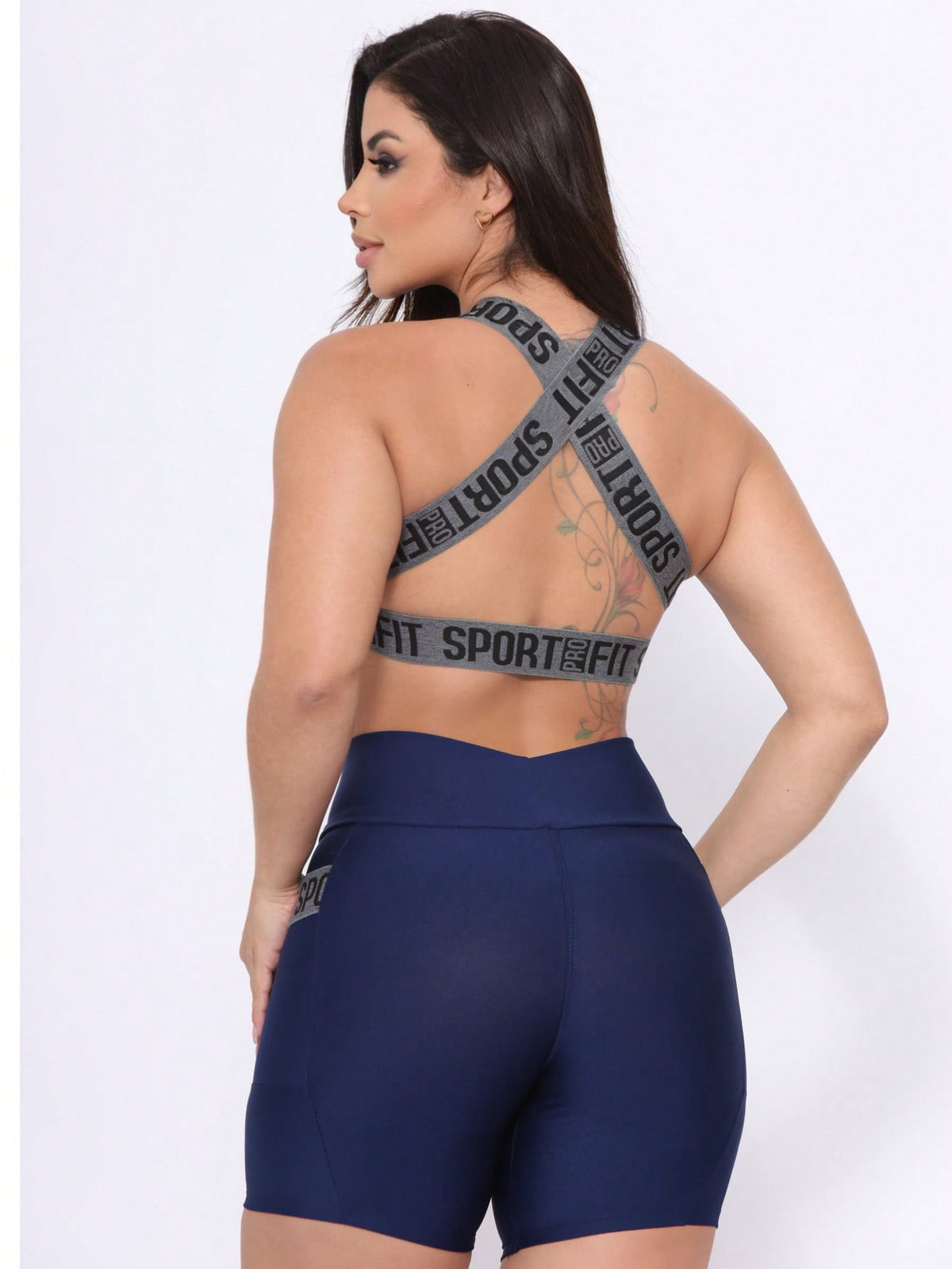 Conjunto Top Alças Cruzadas E Short Cintura Alta Estiloso