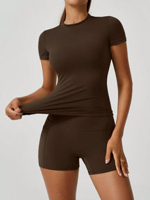 Conjunto Camiseta Ajustada E Short Com Bolsos