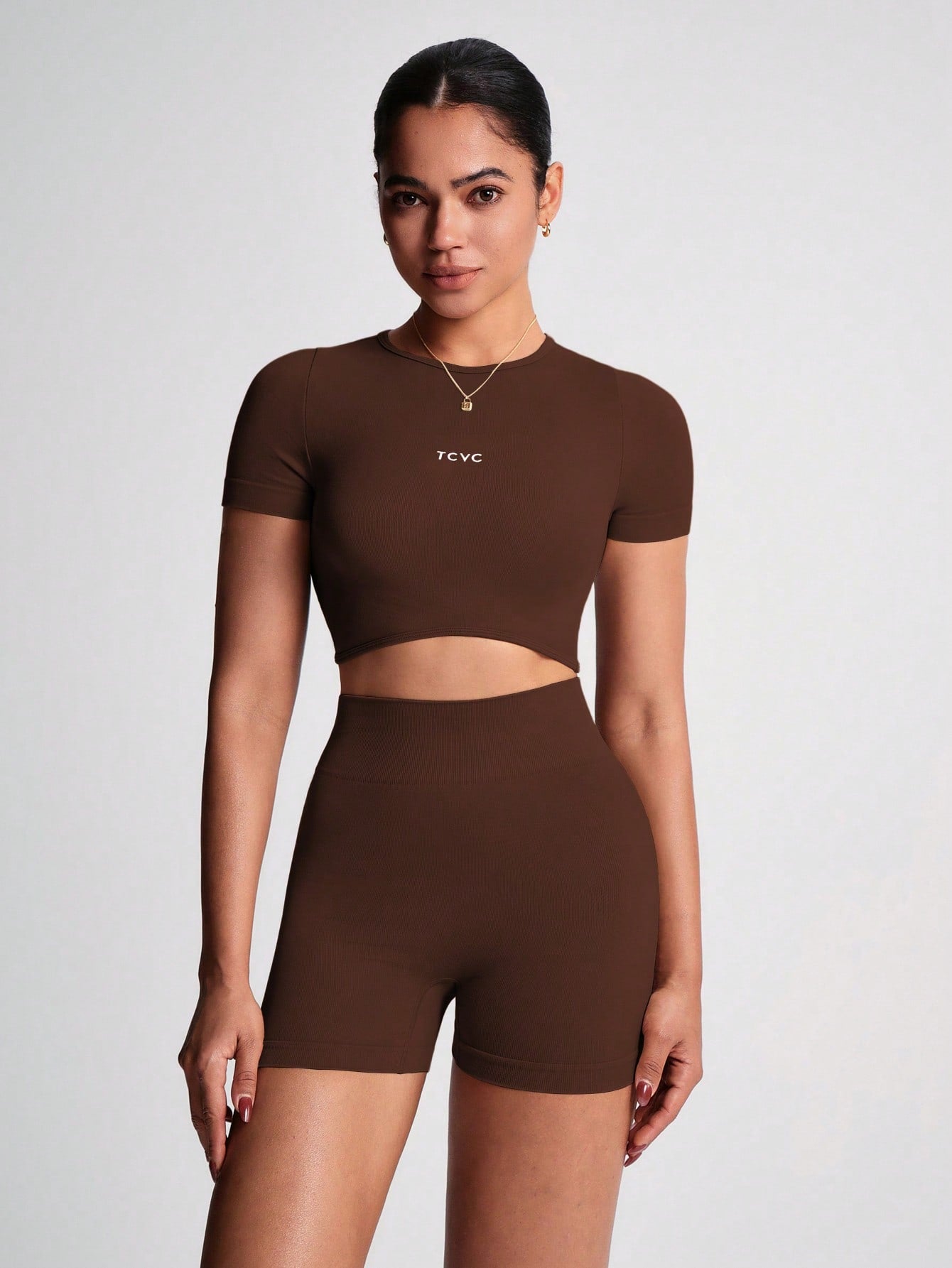 Conjunto Cropped Ajustado E Short Cintura Alta Modelador