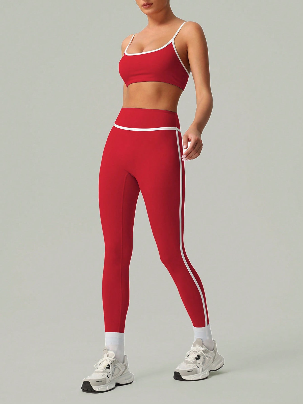 Conjunto Top Alças Finas E Legging Cintura Alta Estilo Fitness