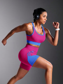 Conjunto Top Suporte Alto E Short Cintura Alta Com Recortes