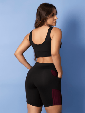 Conjunto Top Suporte Médio E Short Cintura Alta Com Recortes
