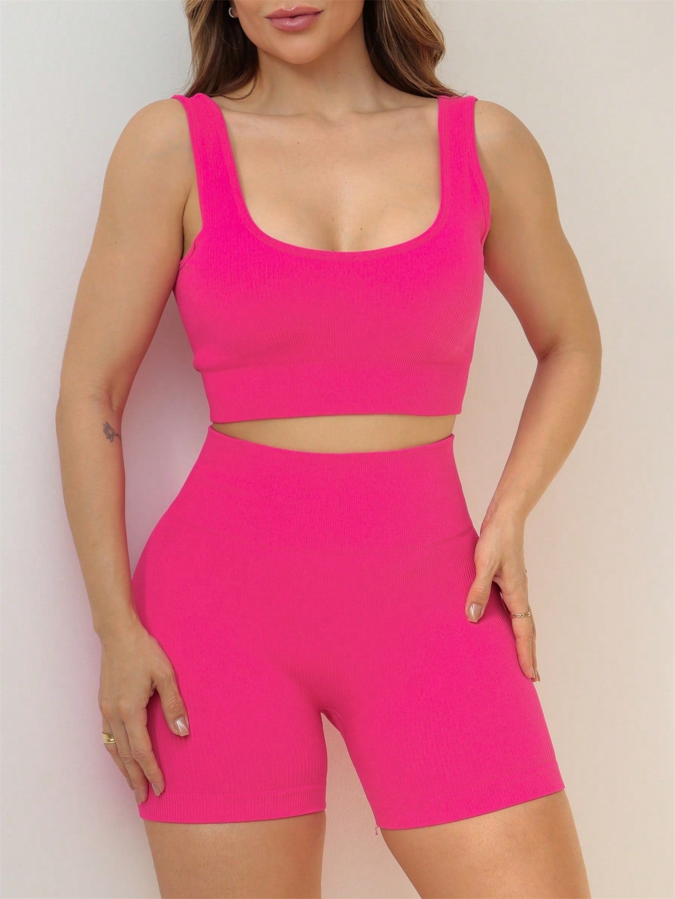 Conjunto Top Canelado E Short Cintura Alta Modelador