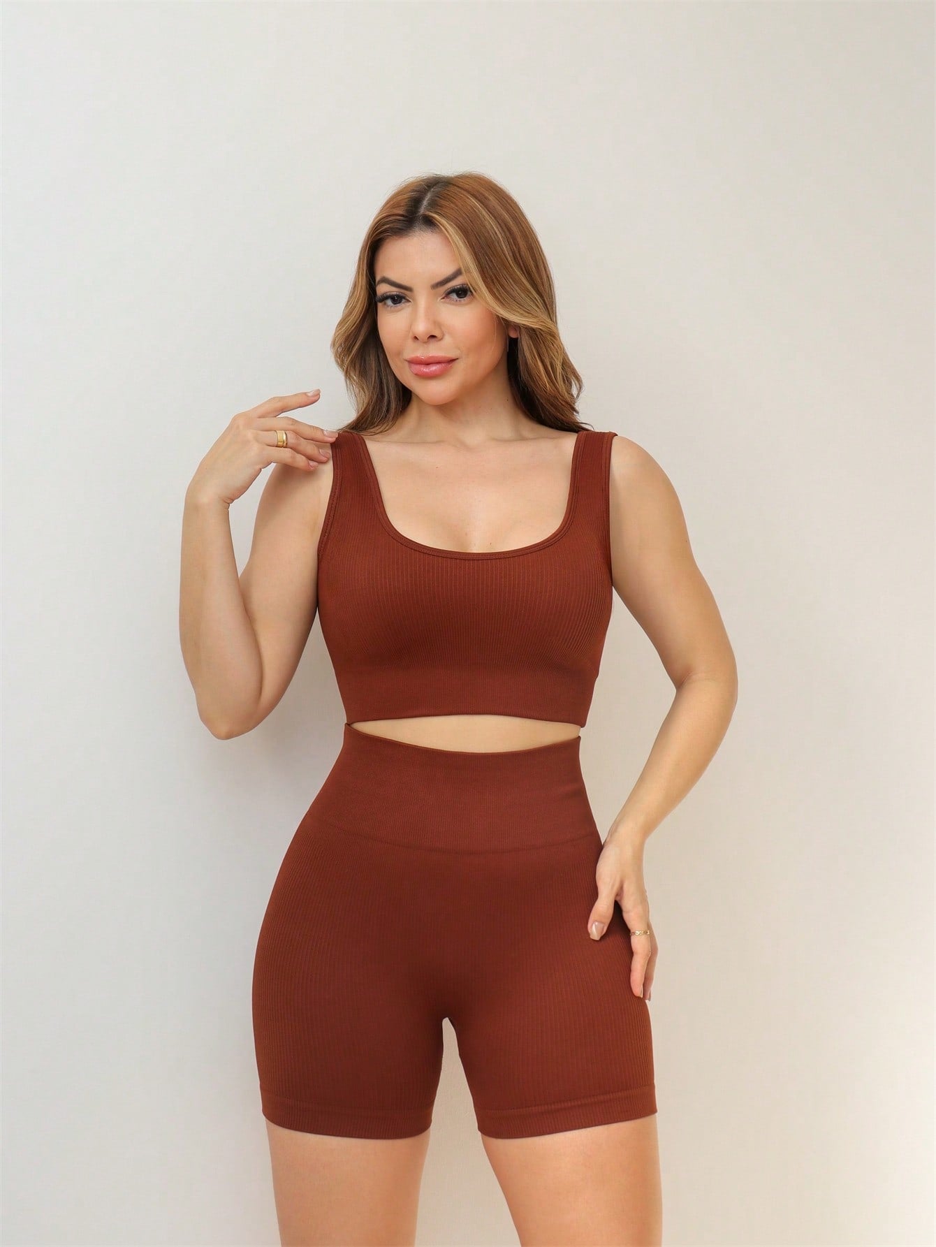 Conjunto Top Canelado E Short Cintura Alta Modelador