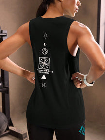 Regata Fitness Ampla Com Estampa Geométrica Traseira