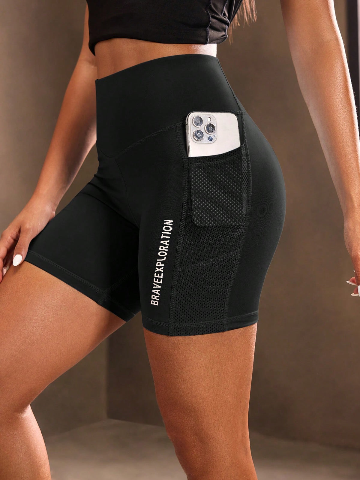 Short Cintura Alta Com Bolso Ventilado Estilo Fitness
