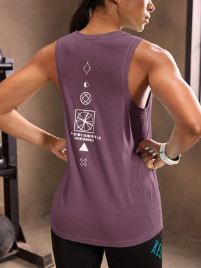 Regata Fitness Ampla Com Estampa Geométrica Traseira