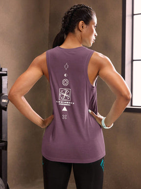 Regata Fitness Ampla Com Estampa Geométrica Traseira