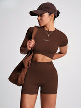 Conjunto Cropped Ajustado E Short Cintura Alta Modelador