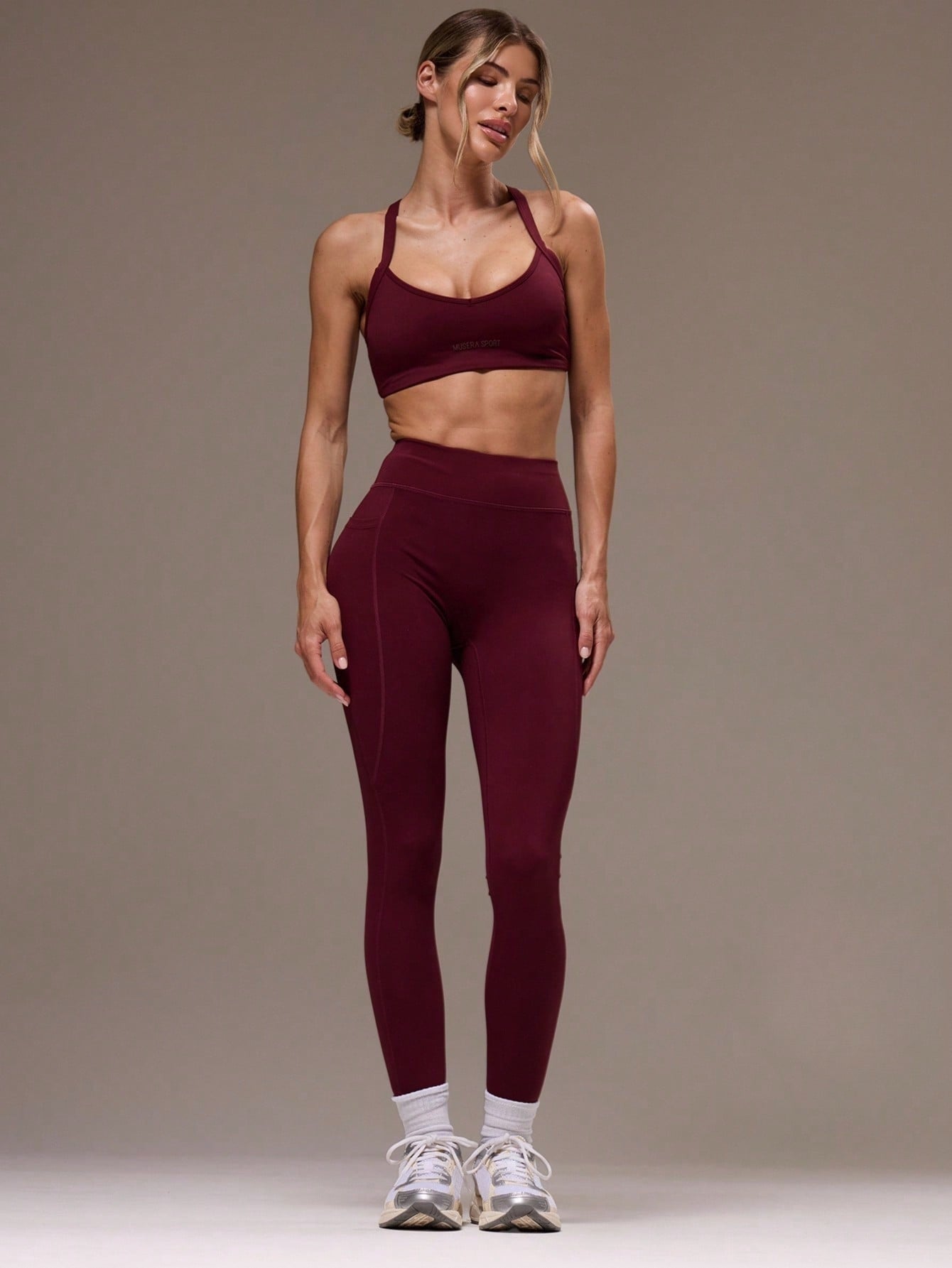 Conjunto Top Alças Finas E Legging Cintura Alta Fitness