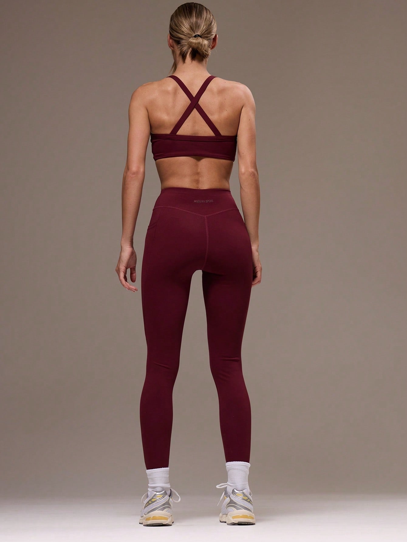 Conjunto Top Alças Finas E Legging Cintura Alta Fitness