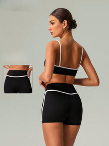 Conjunto Top Alças Finas E Short Cintura Alta Detalhado